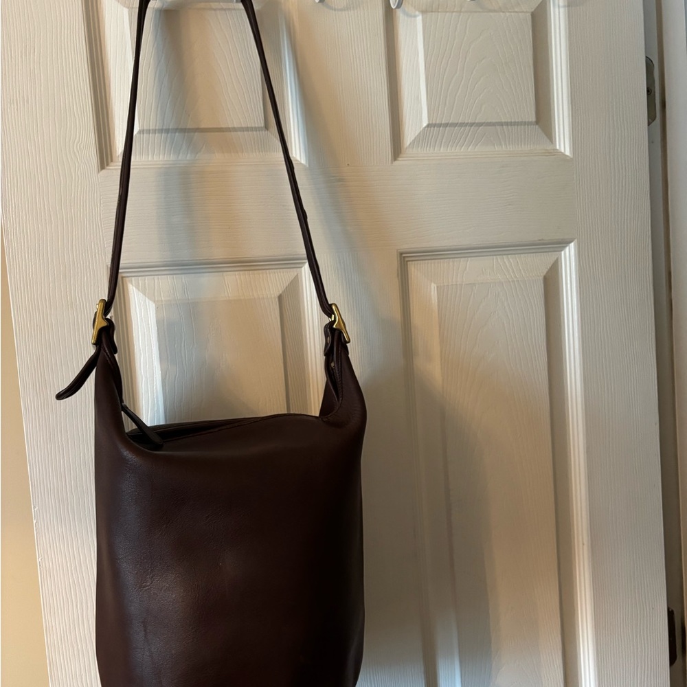 Elegant Brown Leather Men's Bag